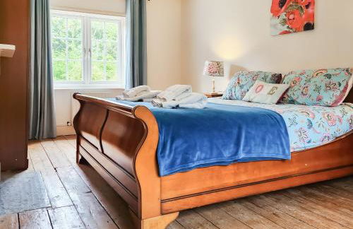 Pigeon Coo Farmhouse - Photo 4