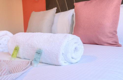 Suite in Leeds Shared Kitchen Parking2 - Pass the Keys - Photo 15