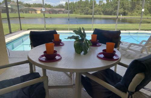 Cosy 4 Bed Villa Overlooking A Lake - Foto 2