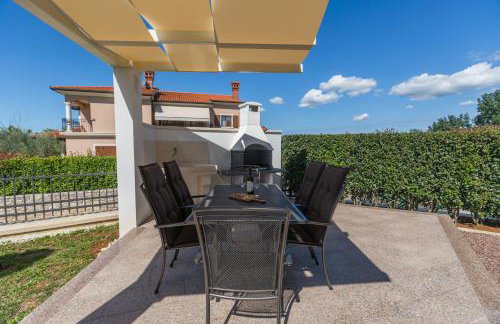 Apartment Mihael with pool and beautiful garden - Foto 7