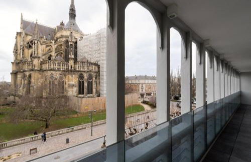 Les Suites 7 Anges - Vue Cathédrale, Parking & Centre Historique Reims - Foto 58
