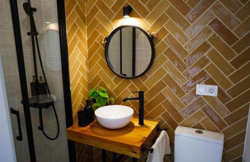 Golden Suite Plaza - Photo 17