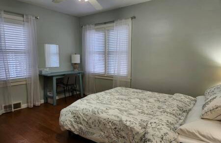 Large Cozy House Near NexusPark Air Hockey - Foto 22