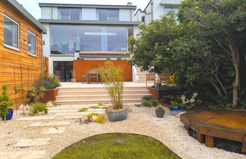 Sea View Villa with Huge Garden & Table Tennis - Foto 13