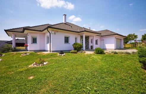 Amazing Home In Krizevci - Photo 16