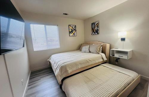 Stylish & Fully Renovated Home! - Foto 28