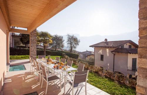 Ossuccio Grande C home with pool sleeps 12 by Italian Apartments - Foto 48