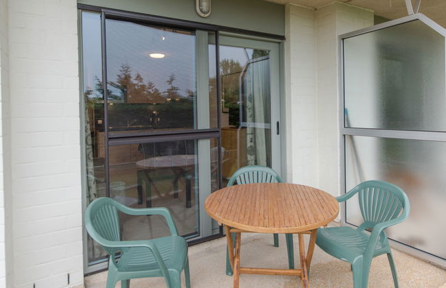 2 bedroom Apartment in Bredene with swimming pool and garden - Photo 6