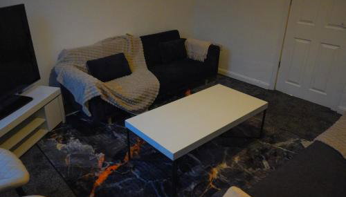 Modern 2-Bed House Free Parking Contractors & Families Friendly Rotherham - Foto 3