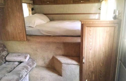 Rustic Caravan Getaway on a Creek in the Klamath National Forest of California - Foto 9