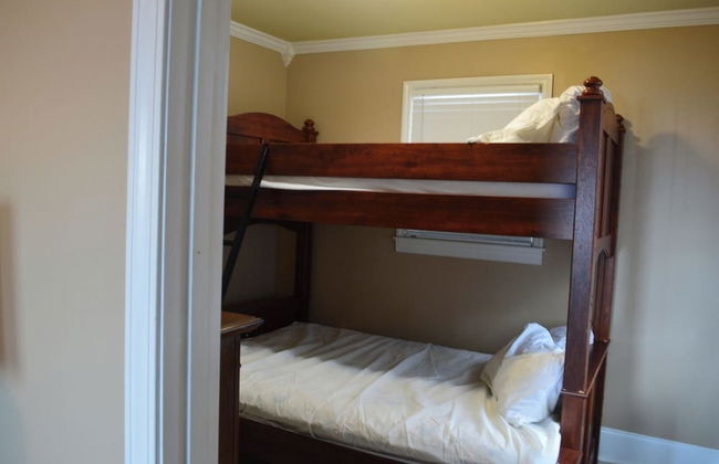 5 BR House Lake Retreat w/ Hot Tub, Sleeps 12 - Foto 17