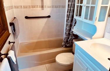 Family Home with Mountain Views! - Foto 8