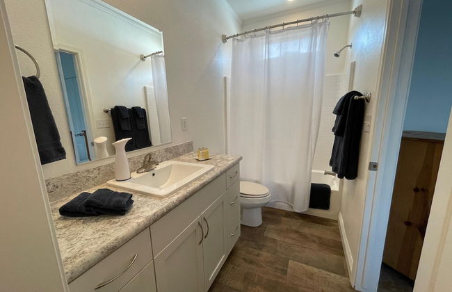 NEW 3bed 2bath With Creek and Open Spaces - Foto 10