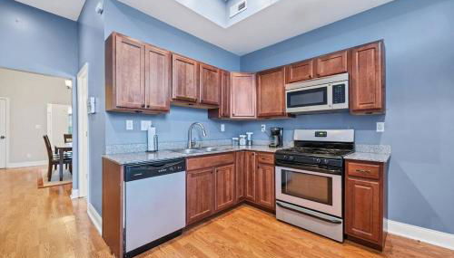 St Louis Tower Grove Two-Story Townhome Perfect for Groups Side A - Foto 5