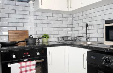 'The Luxury Snug' - A Charming Modern Luxury 2-Bed Flat with Parkview - Free Parking - Foto 17