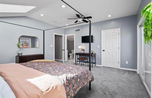 Hot Tub N64 Mins to Downtown Sleeps 8 - Foto 41