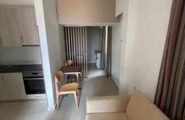 The Schoolmistress With The Golden Eyes, studios & rooms - Photo 19