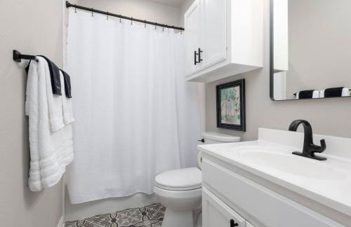 Blanco Lodge at Little Ranches 5 min to Square - Foto 20