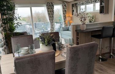 Bliss on the Bay at Waterside Holiday Park - Photo 34