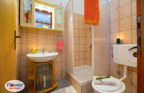 Romantic Apartment Flower - Photo 23