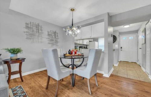 Renovated townhome on bike path includes bikes - Foto 10