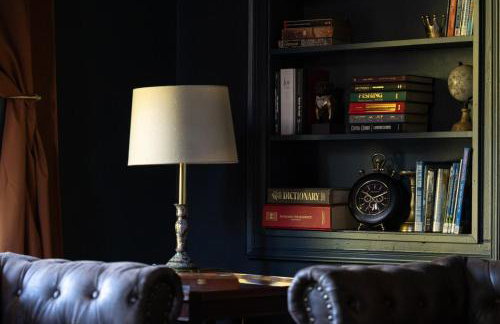 Blushing Pink Manor! Off Frankfort Ave! 8 BR! - Foto 35