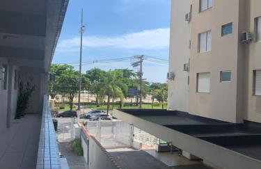 Apartamento em Santos no Gonzaga em frente a praia - Foto 33