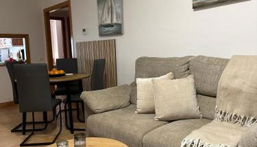 Schöne Unterkunft mit Pool und Terrasse. - Foto 3