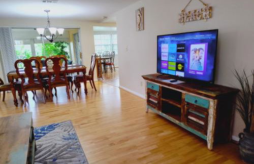 Comfortable Stay- Fully Stocked Home & Coffee Bar- All Essentials Provided - Photo 12