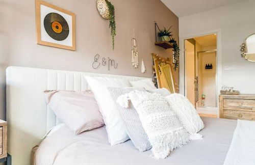 Luxury Huge Modern Open Plan 2Bedroom Flat - Free Private Parking & Balcony located at the OVO Hydro and SEC Centre - Foto 28