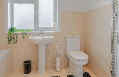 Cosy 3BR House by D3 Short Stay, Sleeps 8, Free on-site Parking & Garden - Foto 29