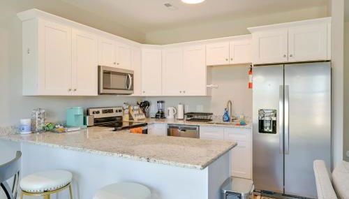 Stay and Play Spacious Concord Townhome Near Uptown - Foto 2