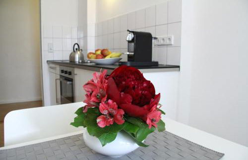 Nollendorf Apartments - 1 separate bedroom and 1 living room with sofa bed in Motzstraße - Foto 24