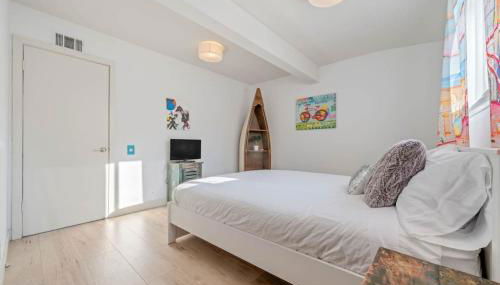 Middlebury Heights with Pool - Foto 4