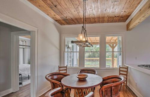 Historic Home with Yard Near St Marys Strip! - Foto 8