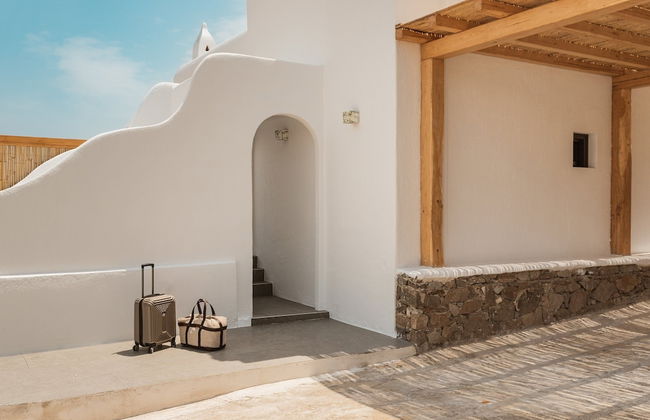 Casa Del Mar Mykonos Seaside Resort - Photo 10