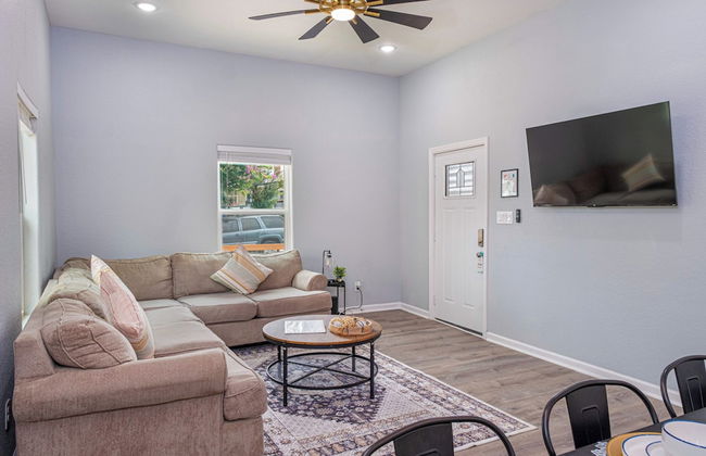 Comfort and Style 4br/3ba Near Riverwalk and Dtown - Foto 24