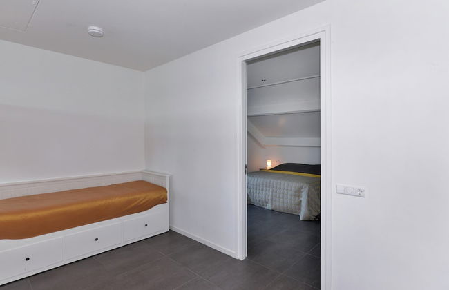 Waterfront Penthouse With Roof Terrace and Private Jetty - Foto 9