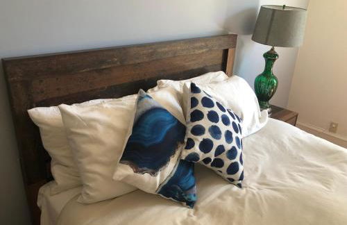 Light filled Condo 3 Bedrm with enclosed sunny backyard - Foto 18