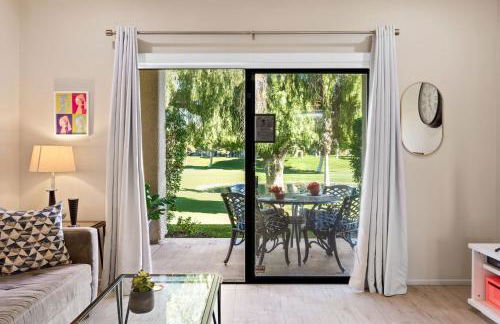 Midnights at the Oasis - Foto 10