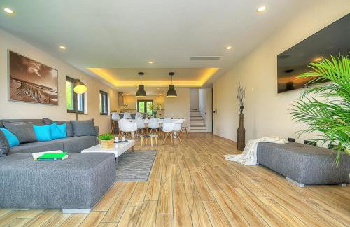 Villa Onyx for 12 people near Porec with 65 private pool and jacuzzi - Photo 22