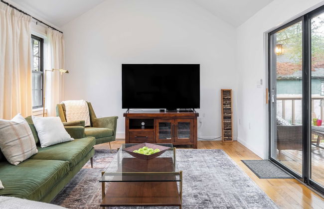 Charcoal Chalet by Avantstay A+ Design w/ Firepit - Foto 7