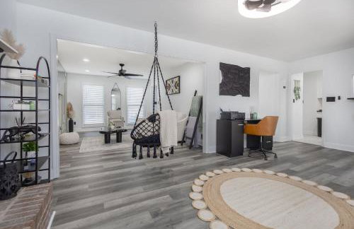 Big Modern Family Home On 1 Acre Land w Firepit & Grill - Foto 31