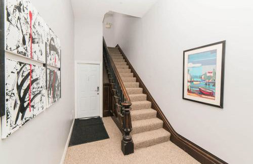 Parking - Walkable - GroupStays - Washer - Foto 21