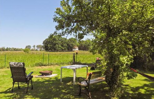 Cozy Home In Warnoleka With Wifi - Foto 2