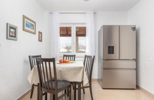 Holiday home Svilaja I Heated pool, family retreat - Photo 37