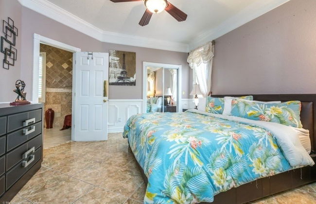 "southern Charm" 4 Bed & 2 Bath Private Pool Home 4 Bedroom Villa by RedAwning - Photo 3