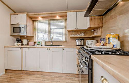 Bunny Lodge Quiet 2-Bed Luxury Home near Milford on Sea - Foto 15