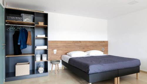 Livingfy Apt with mountain view & garden - Foto 1, wardrobe