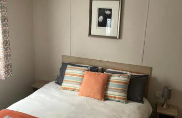 Tranquil Retreat at River Valley Country Park - Photo 27